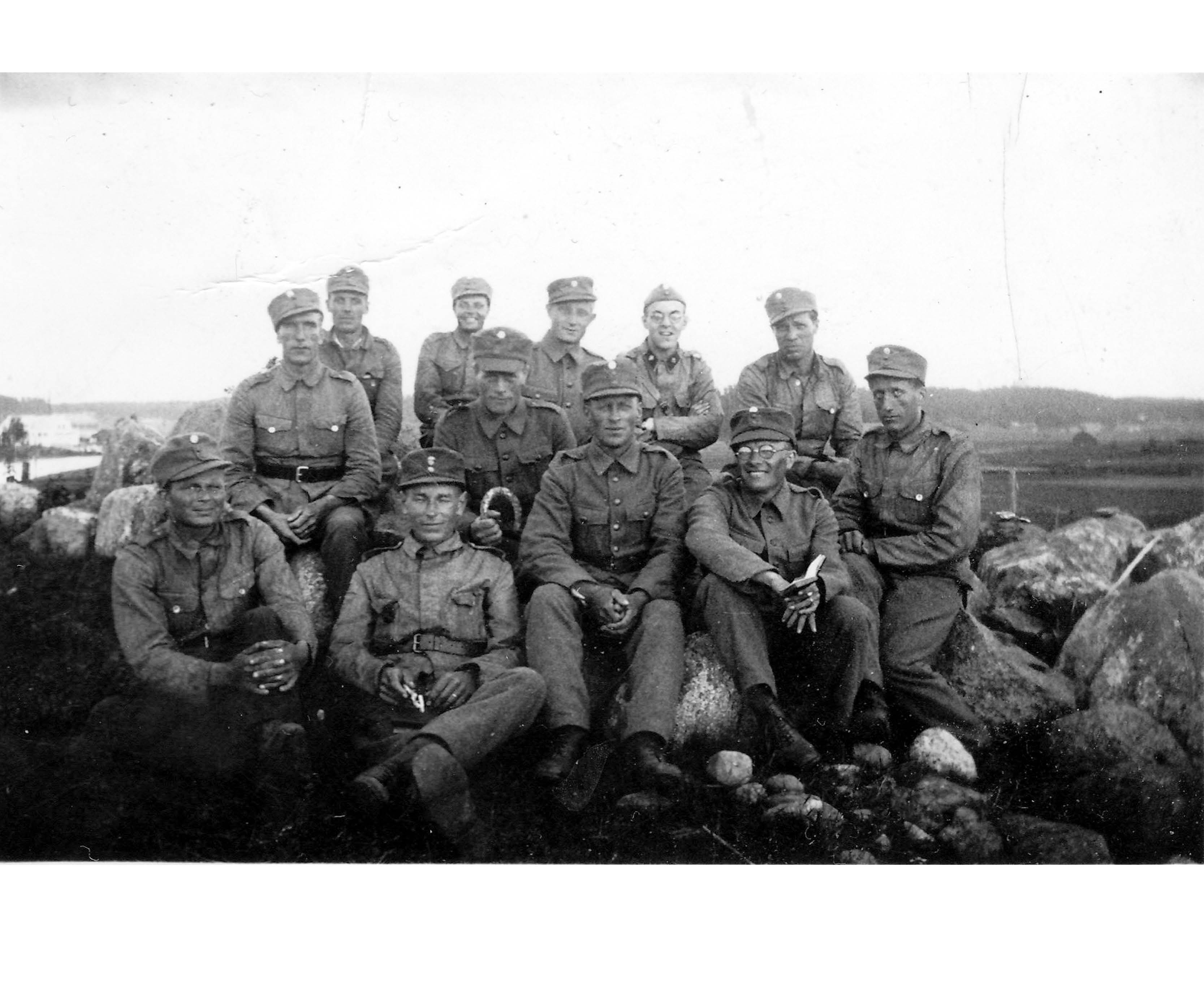 ett foto av soldater från 1940 talet